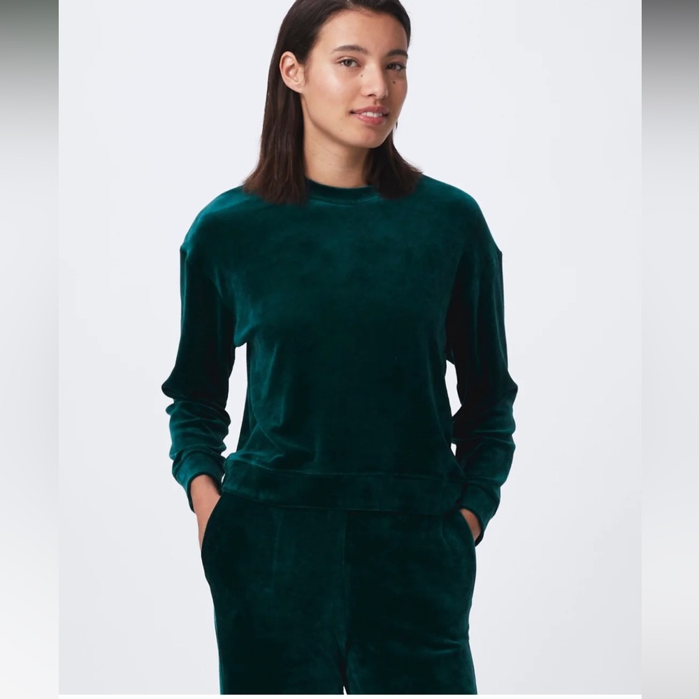 For days velvet set